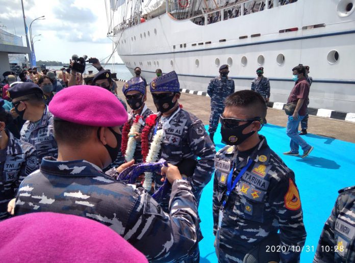 KRI Bima Sakti Disambut TNI Angkatan Laut | Foto: Istimewa