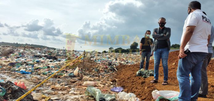 Timsus Ditreskrimum saat mendatangi TKP mayat | Foto: Noni