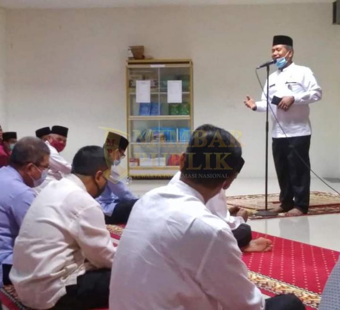 Ketua MUI Kota Padang dan Guru Besar UIN Imam Bonjol Padang Prof. Duski Samad yang membahas tentang cara mengimunkan iman