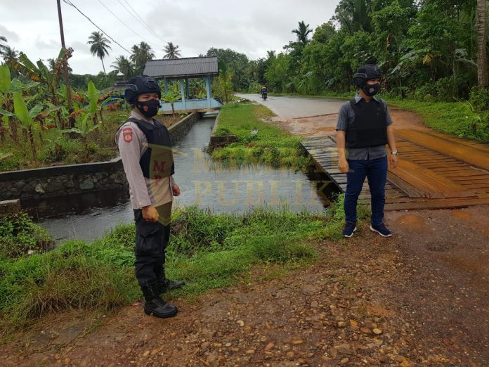 Kepolisian Sektor Daik Lingga Resor Lingga tingkatkan patroli di daerah rawan banjir dan longsor akibat curah hujan yang tinggi di wilayah hukum Polsek Daik Lingga, Kepri