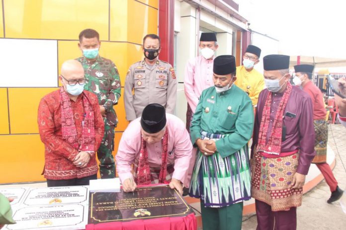 Bupati Tanjabbar Resmikan Pekerjaan Fisik 2016-2020