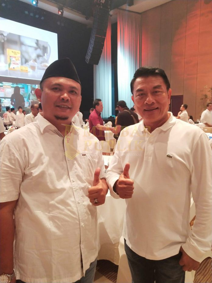 Sekjen Jokowi Centre bersama Moeldoko