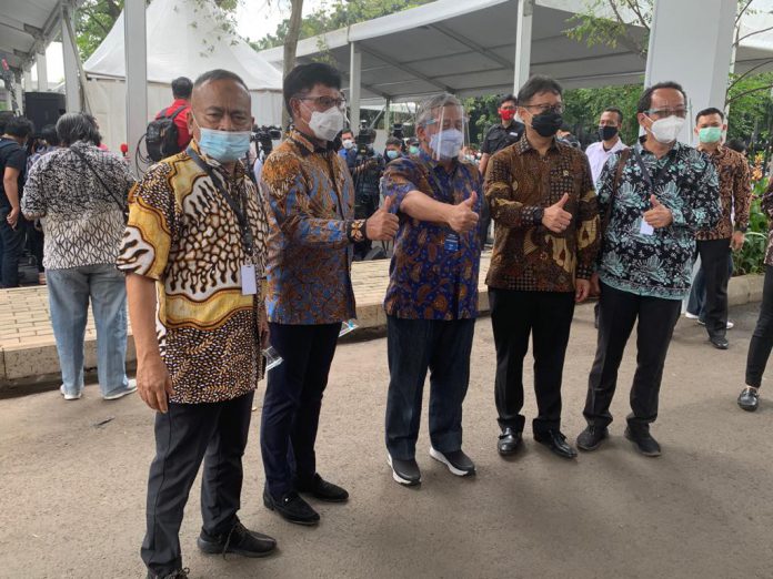 Menteri Kesehatan RI Budi Gunadi Sadikin, Menteri Informasi dan Informatika RI Johnny G.Plate, Ketua Dewan Pers Mohammad Nuh, dan Ketua Umum Persatuan Wartawan Indonesia (PWI) Pusat yang juga penanggung jawab Hari Pers Nasional 2021 Atal S.Depari.