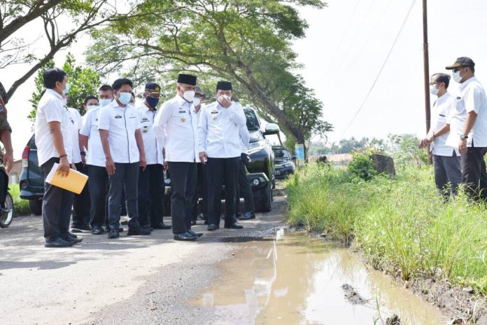 Wali Kota Wahdi Meninjau Lokasi Jalan di Metro Selatan dan Timur