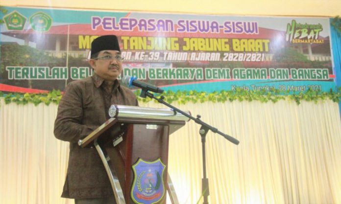 Bupati Tanjung Jabung Barat Hadiri Acara pelepasan Siswa Siswi MAN 1 (Satu) Kuala Tungkal