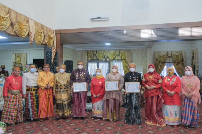 Kegiatan Silaturahmi Adat Oleh Majelis Keturunan Tomanurung di Rumah Jabatan Bupati Maros