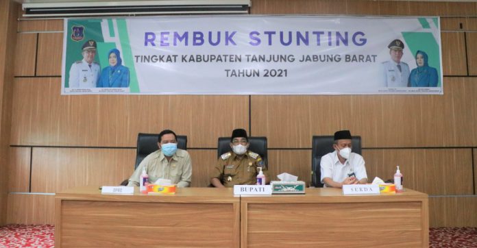 Bupati Tanjung Jabung Barat Hadiri Acara Rembuk Stunting Tahun 2021 Di Aula Kantor Bapedda Tanjab Barat