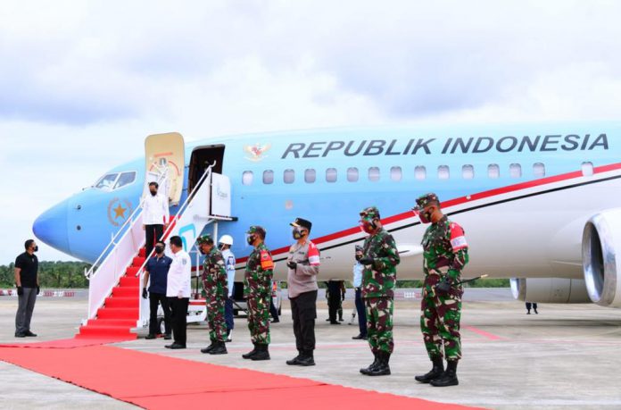 Danlantamal IV Sambut Presiden RI Di Bandara RHF Tanjungpinang