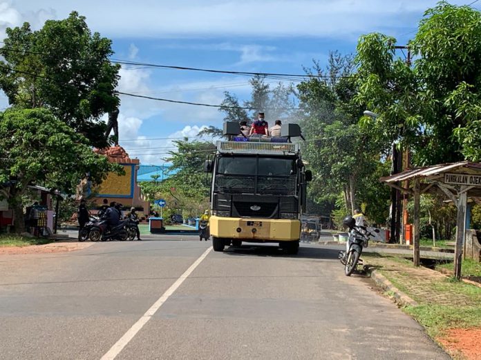 Polres Bintan Laksanakan Penyemprotan Disinfektan di Tempat Umum