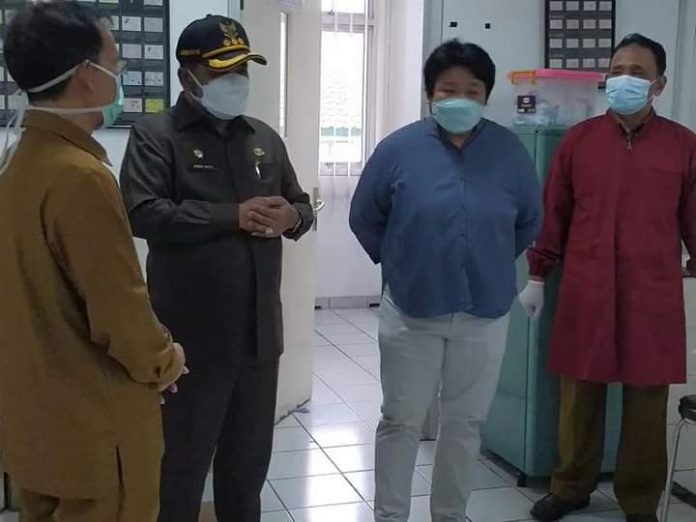 Bupati Karimun, Aunur Rapiq didampingi Kadis Kesehatan, Rahmadi sidak ke RSUD M.Sani