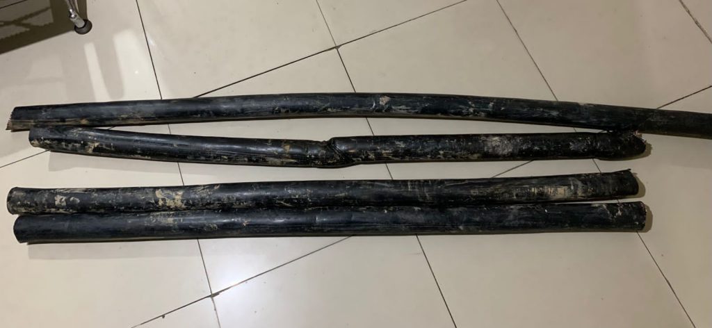 Barang bukti 4 Buah Kabel dengan total Panjang ± 8 Meter