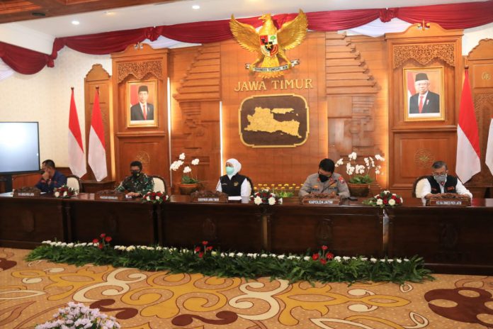 Konferensi pers di Gedung Negara Grahadi