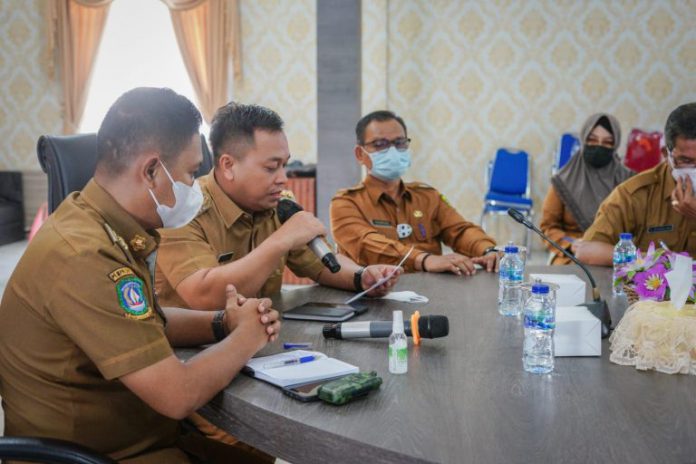 Bupati Lingga, Muhammad Nizar bersama OPD, Senin (11/10/2021) (Fot/Dok.)