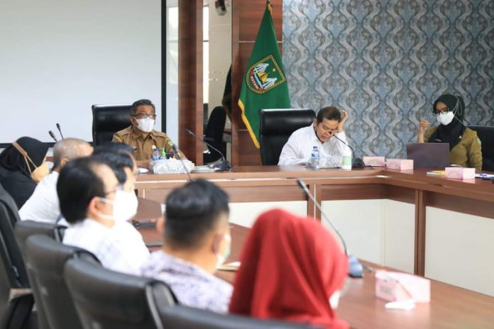 Sekda Pimpin Rapat Tindak Lanjut Pembahasan Perkembangan Kasus Covid-19 ...